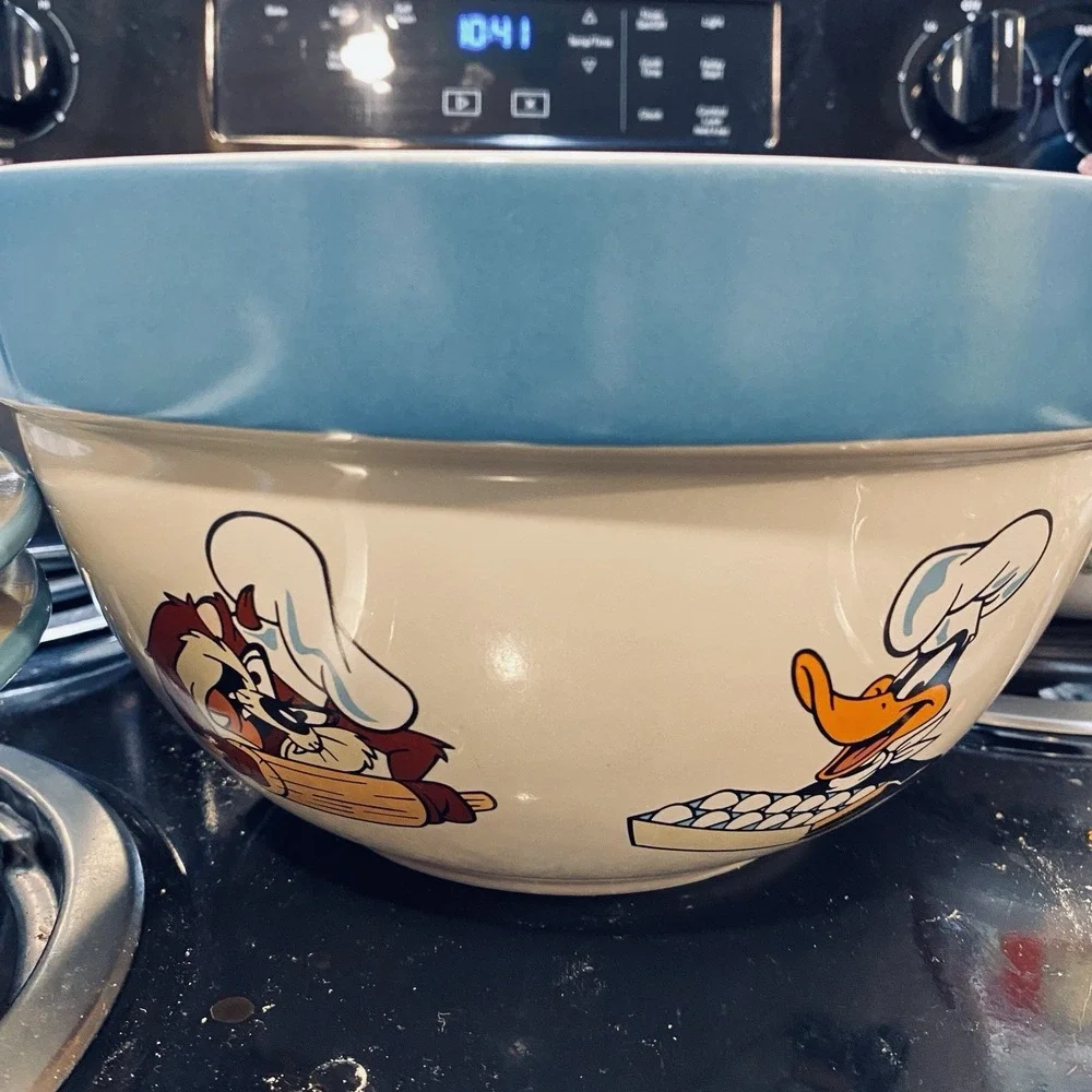 Rare Vintage‎ 1990's Looney Tunes Mixing Bowl Set of 1-Large 1-Small 2-Plates